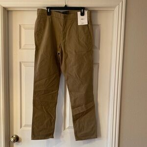 Dockers Men's Slim Fit Khaki Chinos Sz 34/32.  New